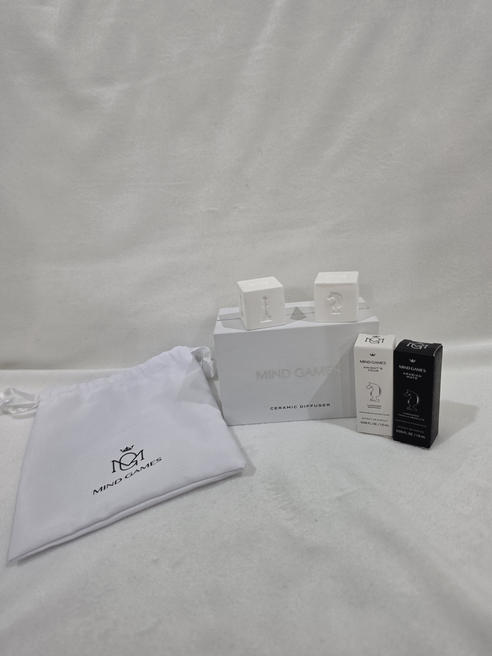 Mind Games Ceramic Diffuser Set in White with 2ml knights tour & Arabian Mate.